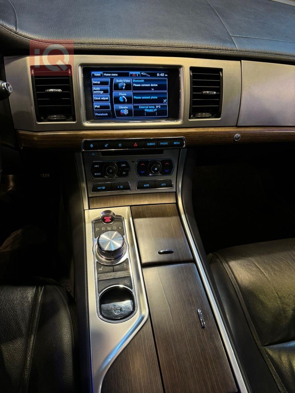 جاكوار XF